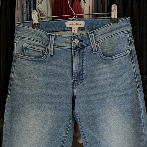 Lucky Brand Sweet Straight Jeans Mid Rise Light Wash Denim - Picture 4 of 12